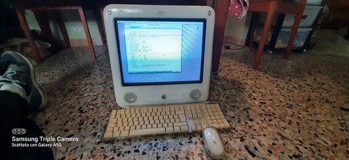 Apple emac powerpc 700mhz - g4,