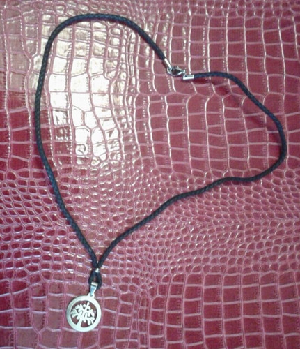 Collana con pendente - con,