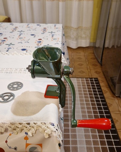 Tritacarne tavolo vintage - da,