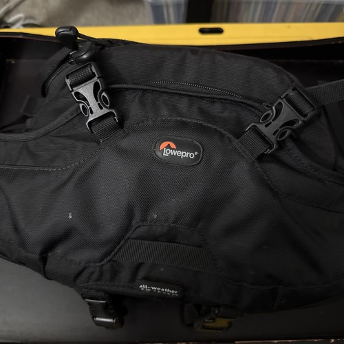 Lowepro body bag camera - body,