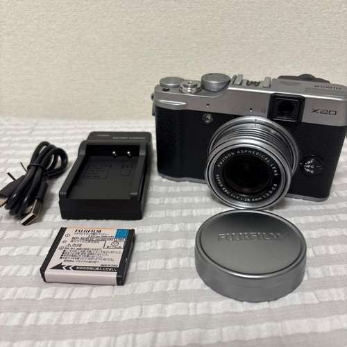 Fotocamera digitale compatta