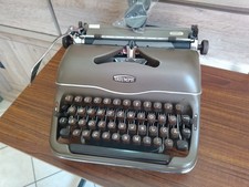 MACCHINA DA SCRIVERE TRIUMPH