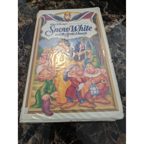 Walt disney masterpiece snow - disney,