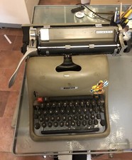 Macchina da scrivere Olivetti