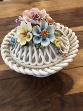 Cestino con fiori in CERAMICA