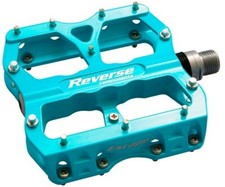 Pedali MTB modello Escape Flat, colore neon-blu