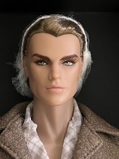 NRFB FASHION ROYALTY HOMME