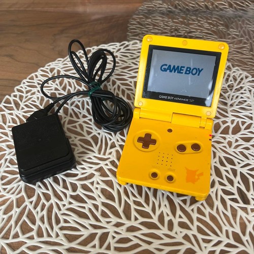 Game boy advance pikachu - boy,