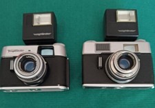 Due Macchine Fotografiche Vintage Voigtlander Con Flash