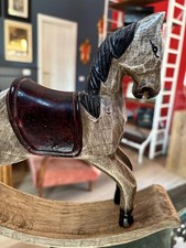Cavallo a dondolo decorativo