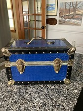 Adorabile piccolo baule da