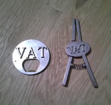 APRIBOTTIGLIA E PINZA SET