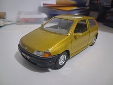 modellino 1/24 fiat punto burago con difetto