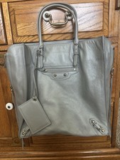 Borsa Balenciaga grigia in