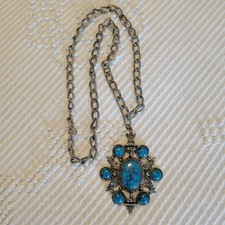 Collana con ciondolo turchese