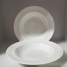 Coppia di piatti da zuppa Wedgwood White China 20,2 cm dal Giappone