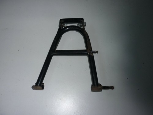 Cavalletta centrale con - cavalletta,