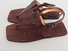 Sandalo da donna artigianale in cuoio