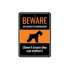 Attenzione al cane Schnauzer