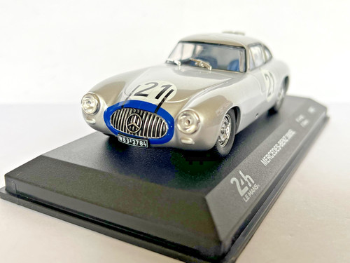 Voiture heures mans - le,