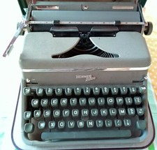 MACCHINA DA SCRIVERE ANNI 60