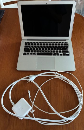 Macbook air pollici - 13, •
