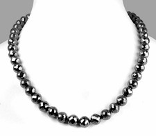 Collana di perle con diamanti