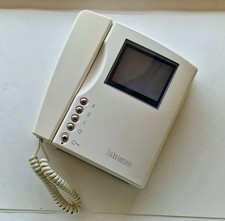 Bticino Terraneo Swing 334804 videocitofono da parete con staffa