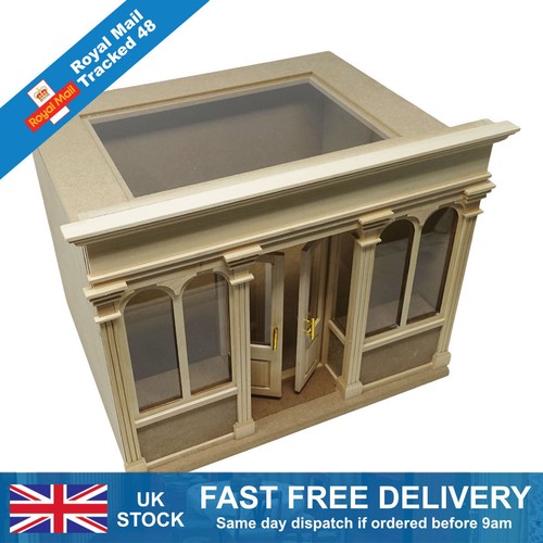 Scale dolls house - dolls, shop