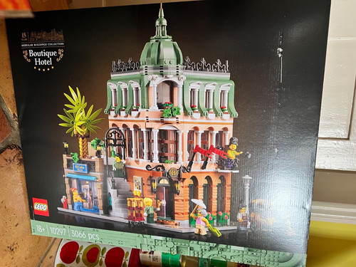Lego boutique hotel - lego, 10297