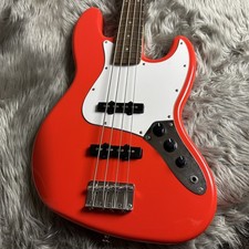 Basso Jazz Squier by Fender