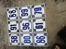 Lotto di 9 numeri civici colore blu cobalto, con deliziosa cornice in ceramica. 