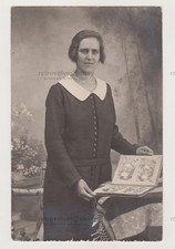 Ritratto di giovane donna in