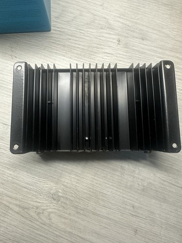 Regolatore per pannello - pannello, solare