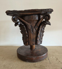 Antico Porta Oggetti a Forma di Capitello in Legno del 600