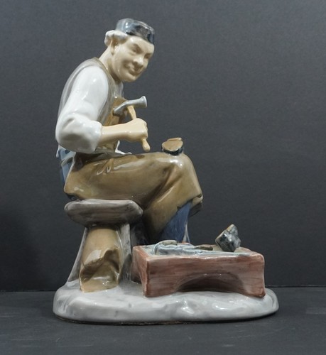 Figurina calzolaio vintage