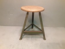 Vecchio Sgabello Industriale In Ferro Bemefa Vintage