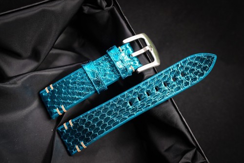 Cinturino orologio fatto - , a
