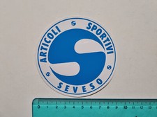 ADESIVO ARTICOLI SPORTIVI