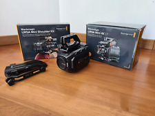 Cinema Camera Blackmagic Ursa Mini 4k EF + Shoulder Kit 