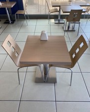 Set di 6 tavoli e 15 sedie per bar / ristorante / pub 