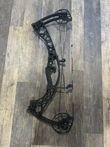 Hoyt alpha blackout w - x, in