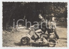 1955 TORTONA (AL) Uomo su scooter LAMBRETTA 150 D - Foto 10x7 cm