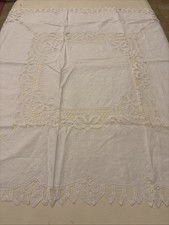 Cotton tablecloth with lace