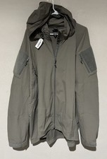 Giacca nuova con etichette