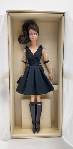 Abito nero classico - , 2016