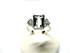 ANELLO CON ACQUAMARINA TAGLIO