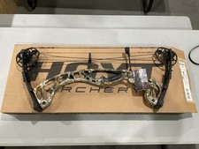 Hoyt Torrex,  RH, 26-30" Draw