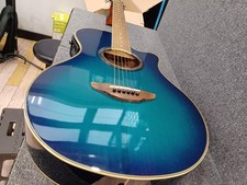 Chitarra acustica elettrica