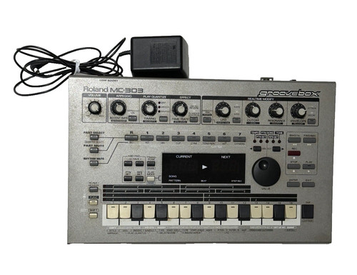 Roland 303 groovebox rhythm - roland,